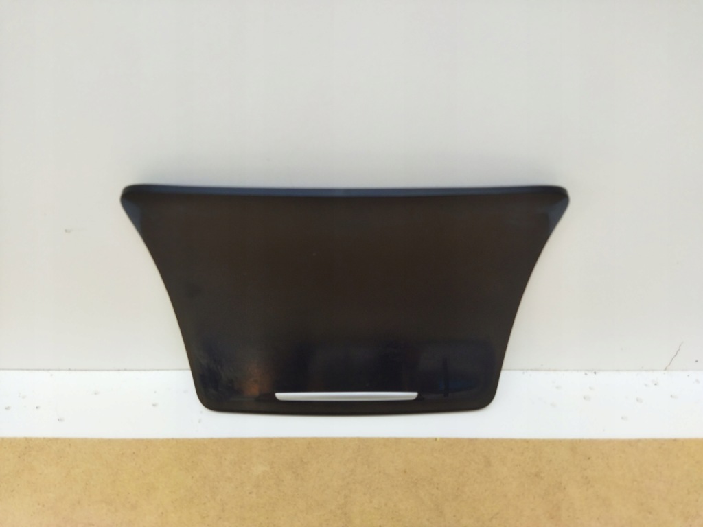 фото №1, Mercedes c-klasa w205 накладка декоративная бардачка