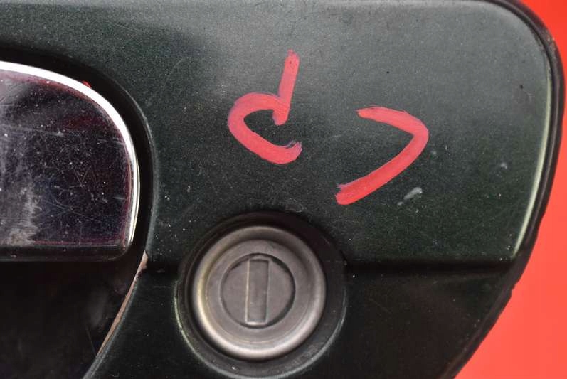 фото №9, Ручка левая перед передняя темно-зелёный nissan maxima a33 00-05