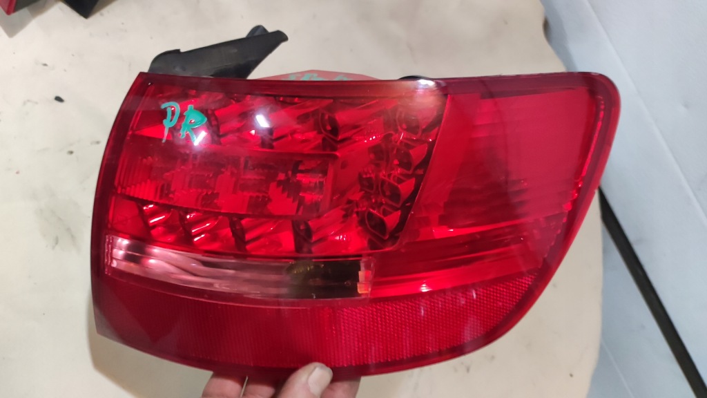 Audi a6 c6 4f фара правий задній універсал led 4f9945096 Ціна