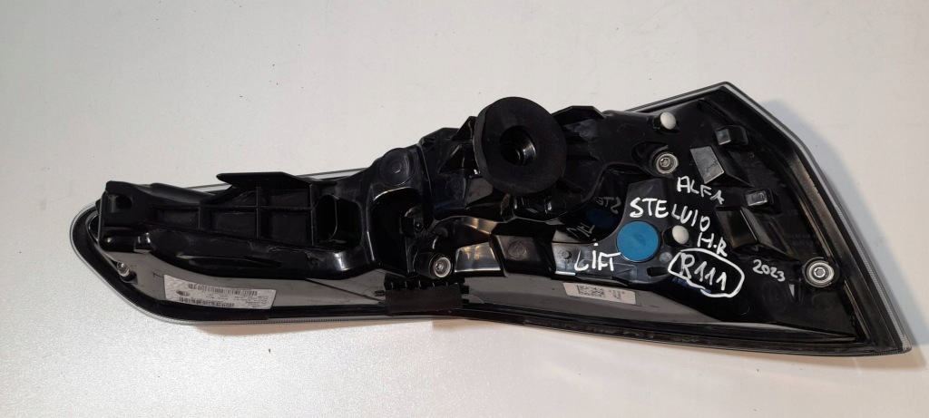 фото №5, Alfa romeo stelvio lift 2023 лампа задня права 00505640010 r111