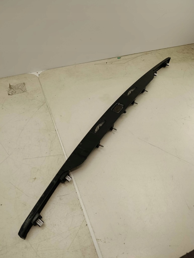 Купити Land rover range rover evoque l538 2017 молдинг освітлення задній номерного знака