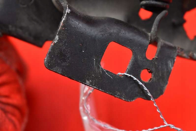 фото №10, Замок капот yl84-16700 mazda tribute 1 i 00-04