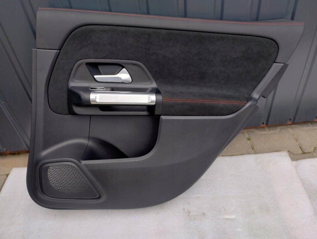 Обивка обшивка дверь задняя mercedes eqa eqb x243amg правая левая с Разборки