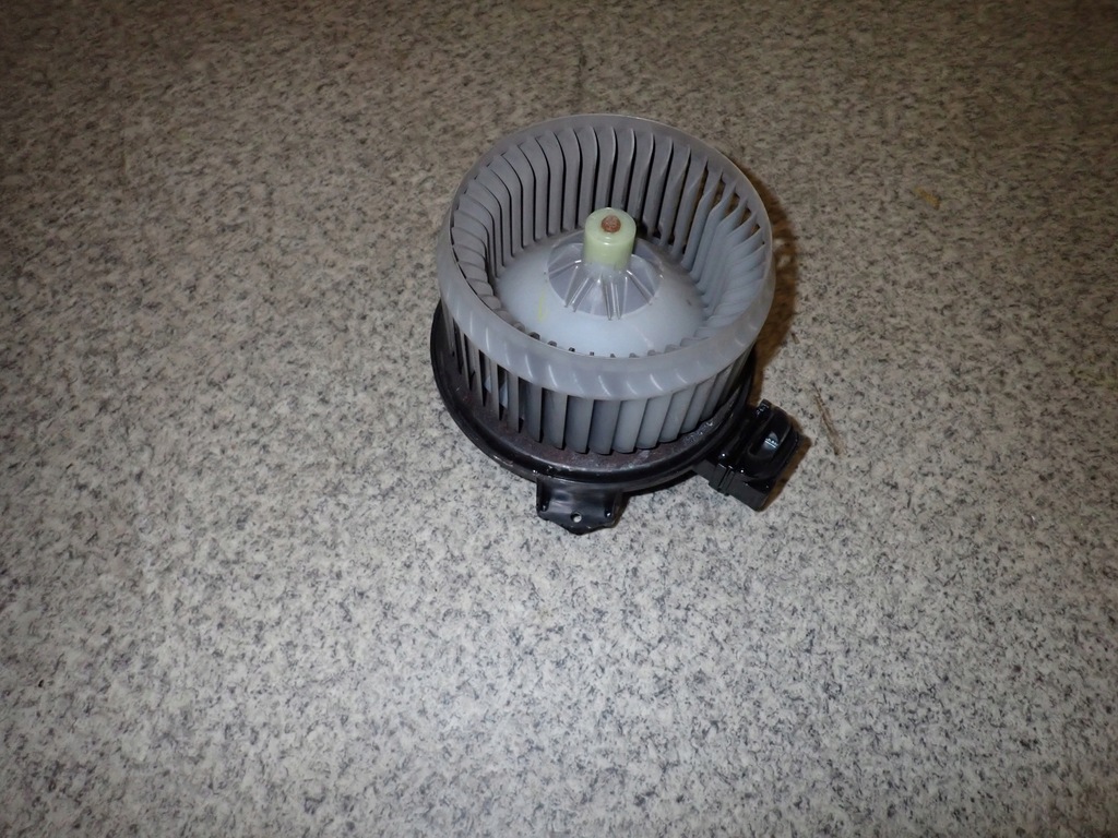 фото №4, Suzuki sx4 sedici 06-13 вентилятор отопителя