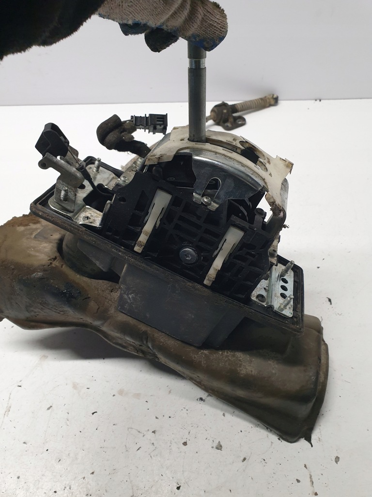 фото №5, Домкрат переключения передач audi a8 d3 4.2 b 4e1713041f