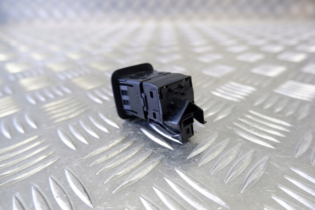 фото №7, Переключатель srs toyota yaris _p21_ 6906502010 1.5l hybrid 85kw 2021