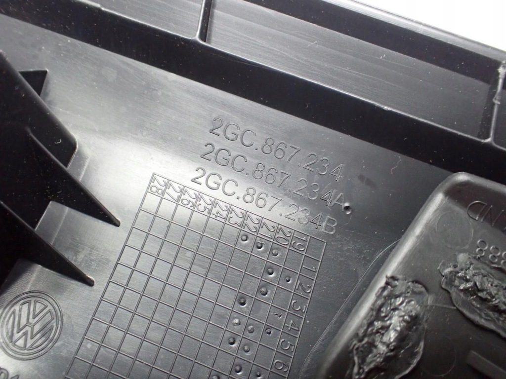 Пластик защита стойка правый перед r-line 2gc867234a vw t-roc кабриолет  23r Доставка