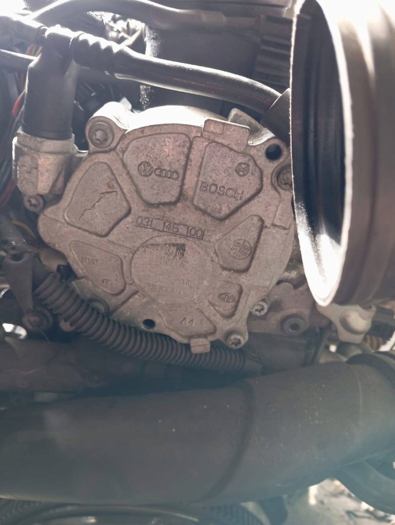 Двигун комплектний  skoda audi a3 8p рестайлінг  2008-2013 1.6 tdi cay cayc Недорого