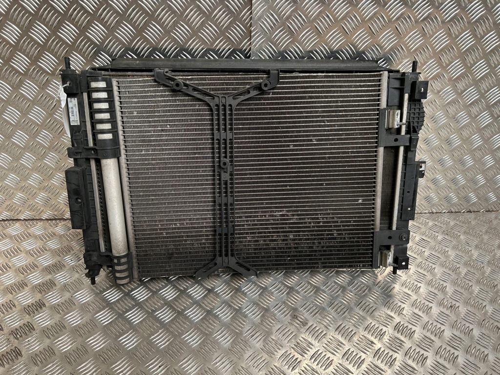фото №1, Peugeot 5008 ii 2017 радиатор / комплект