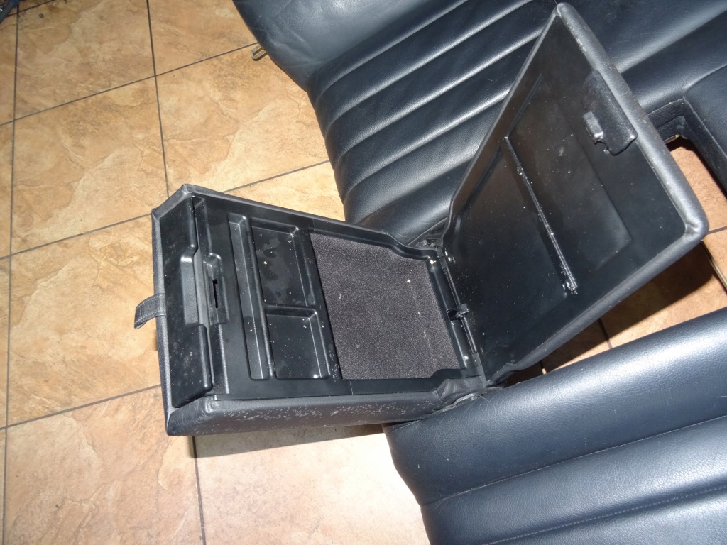 фото №4, W219 cls 3.5 05' спинка заднее сиденье задняя