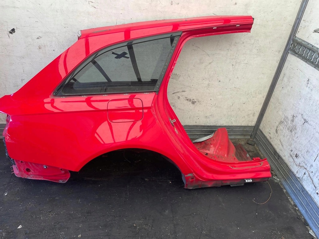 фото №1, Четверть правая задняя крыло audi rs6 c7 lz3m красный