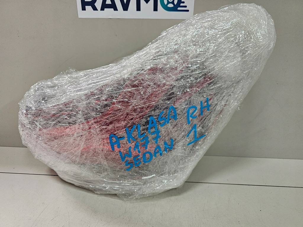 Лампа правий задній задня права mercedes a-klasa w177 a177 v177 led sedan eu Оригінал