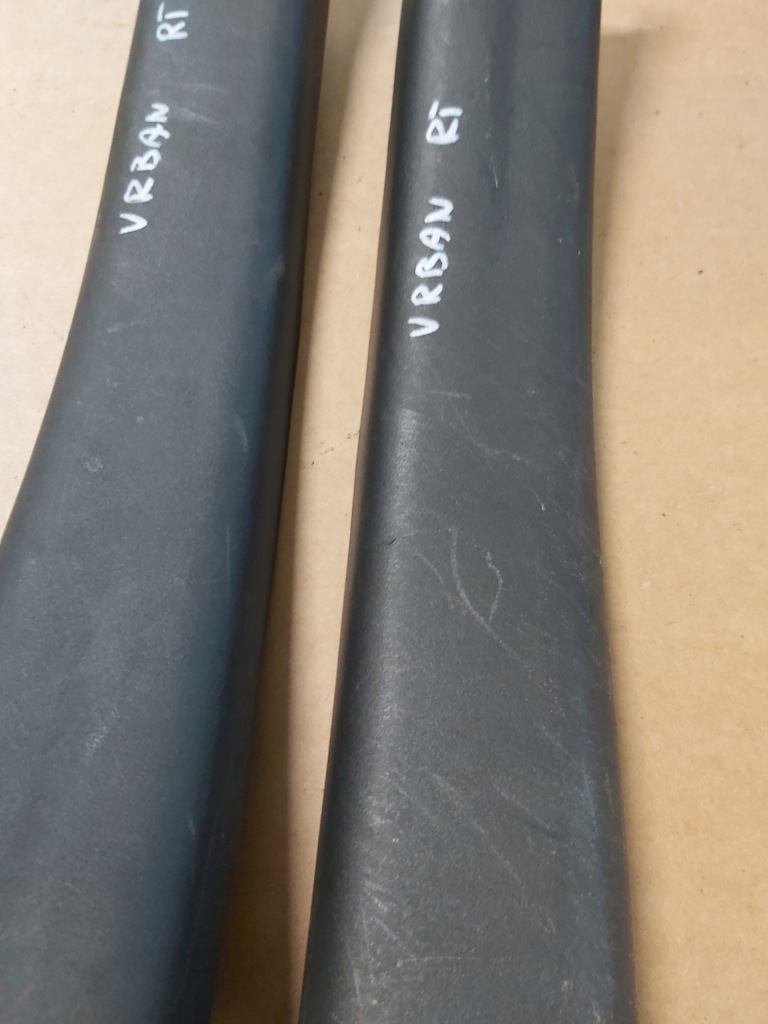 фото №3, Toyota urban cruiser молдинг порог накладка задняя r