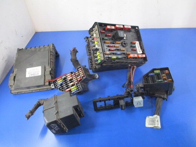 фото №1, Passat b6 коробка предохранителей 3c0937125 комплект