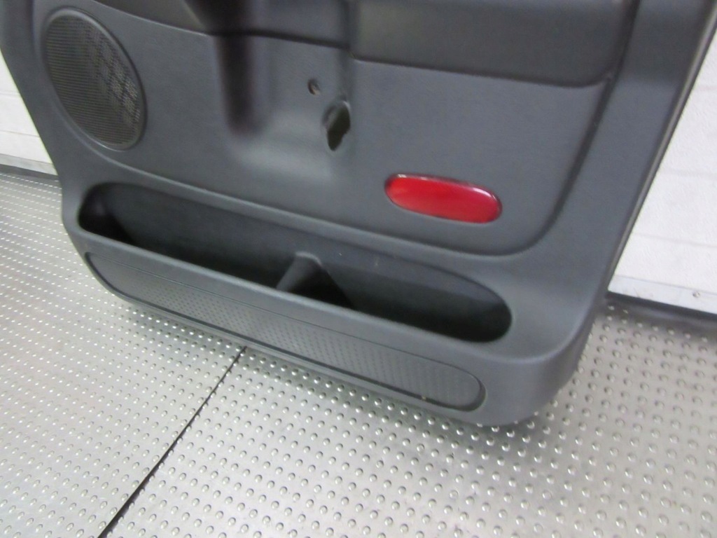 фото №7, Dodge ram iii 1500 2004 обшивка двері правий перед