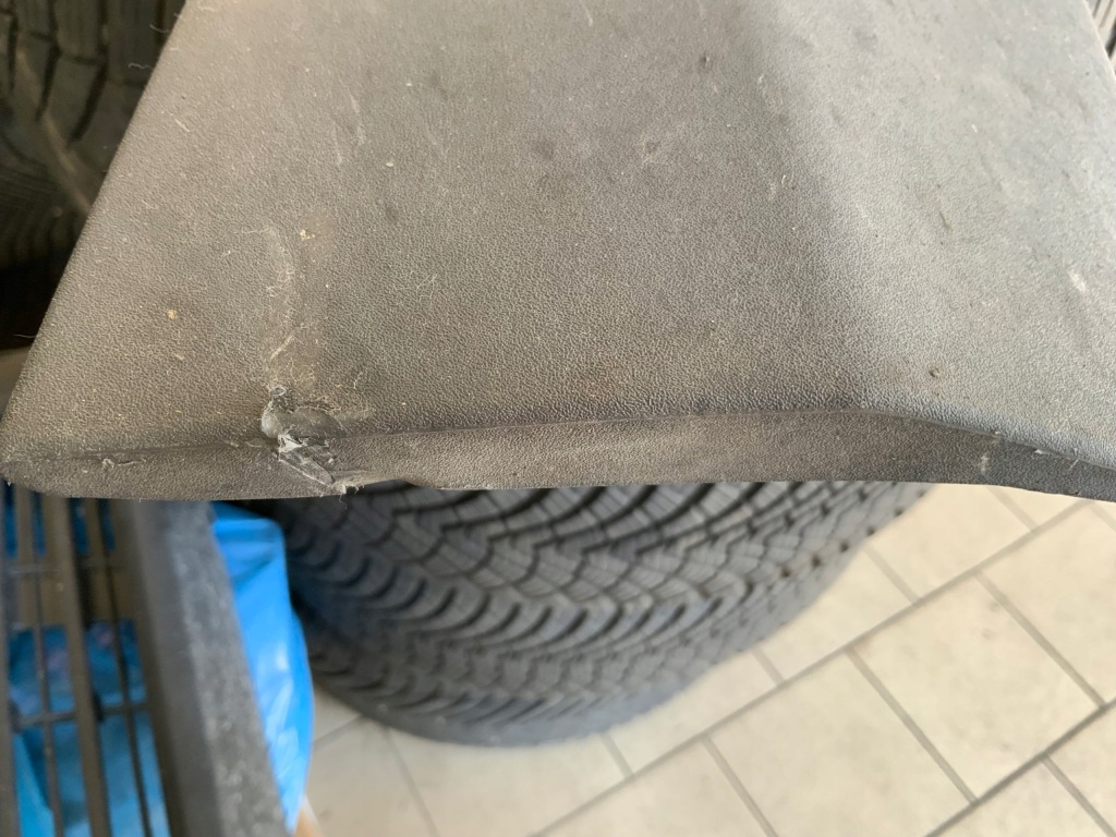 Peugeot 5008 2 2 молдинг двері перед передніх лівих ліва 9811674377 оригінал Ціна