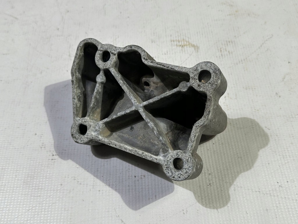 фото №7, Кронштейн кронштейн двигуна праве dodge charger challenger 300c 5.7 2005 - 2010