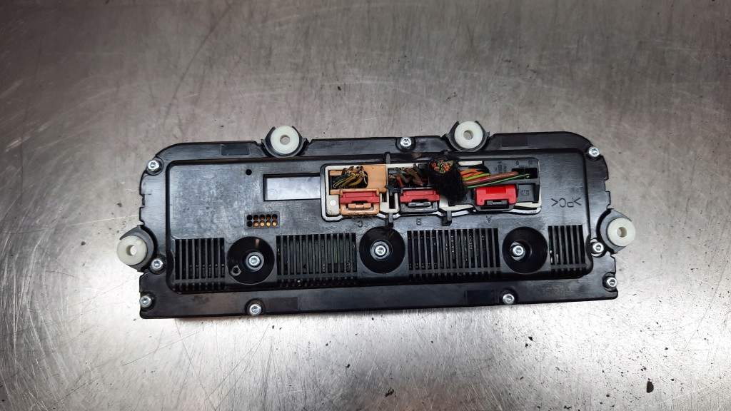 фото №5, Панель кондиціонера vw golf v 1.6b 07r