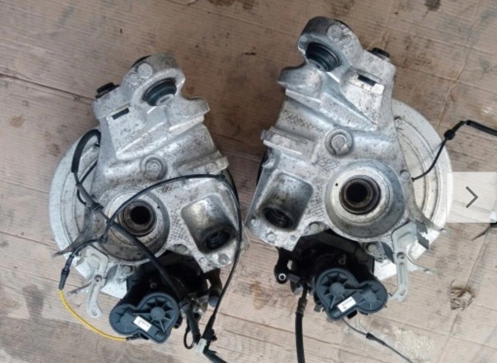 фото №1, Поворотный кулак диск суппорт l+p задняя velar l560