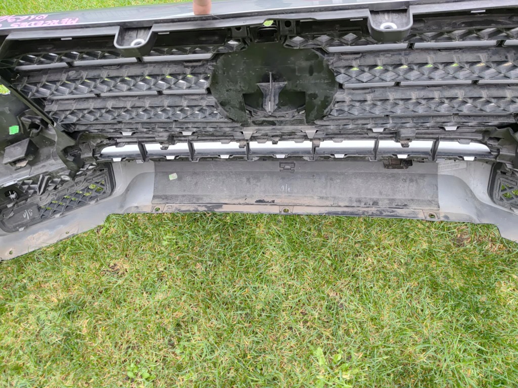 Mercedes g klasa w463 бампер перед передній решітка радіатора 6806 Ціна