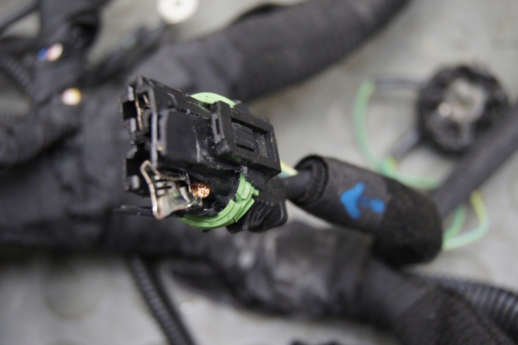 фото №8, Corsa f 1.2 електропроводка джгут відсік двигуна