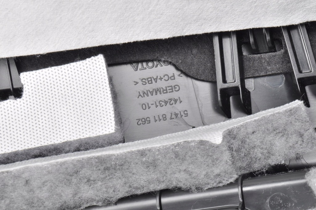 фото №9, Toyota supra mk5 обшивка багажника правый задний 23r 8811762