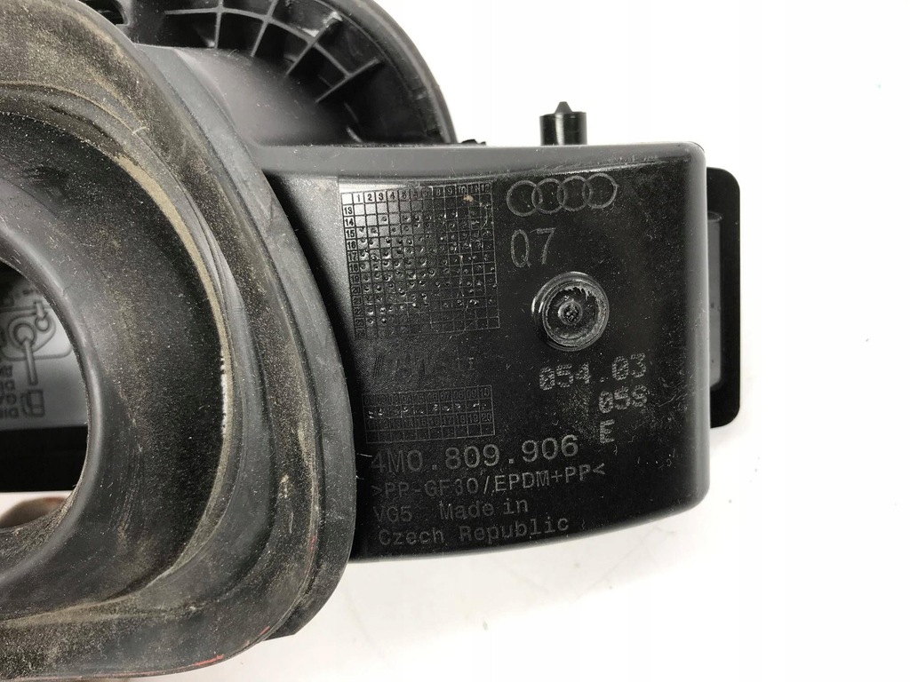 фото №6, Крышка багажника заливной топлива audi q7 4m 4m0809906e