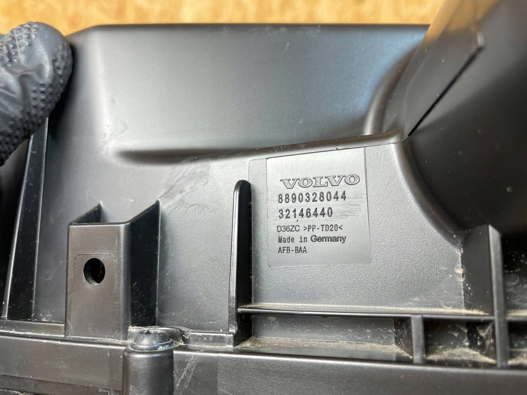 фото №11, Корпус фильтра воздуха volvo xc40 ii 1.5b t3 32146440 2017-