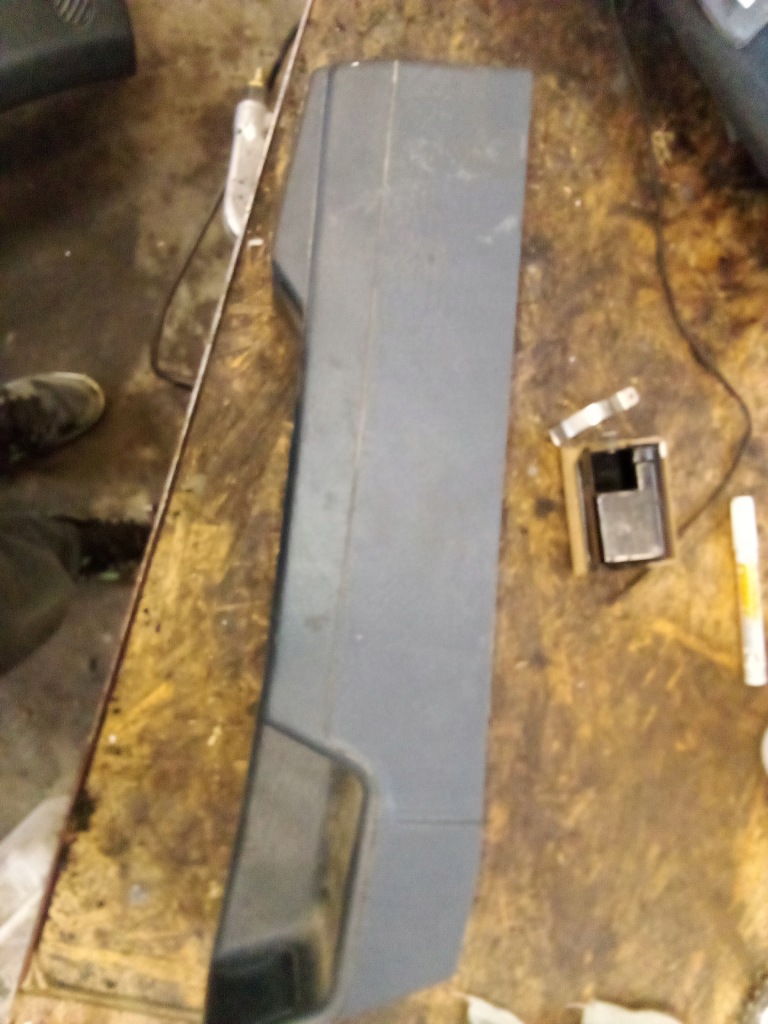 Тунель середній audi 80 1.8 бензин 2000r. 893863300a 893863244 893857405 в Україні