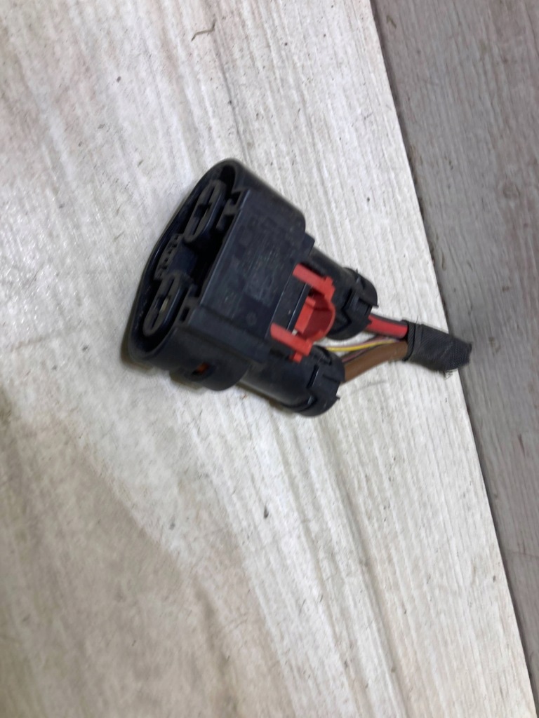 фото №1, Volkswagen atlas 2019 штекер вентилятор