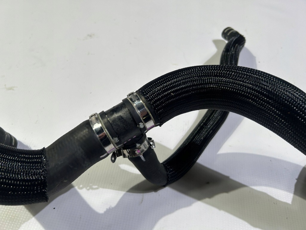 Шланг патрубок трубка води водяна радіатора maserati quattroporte 2013- Зі Шроту