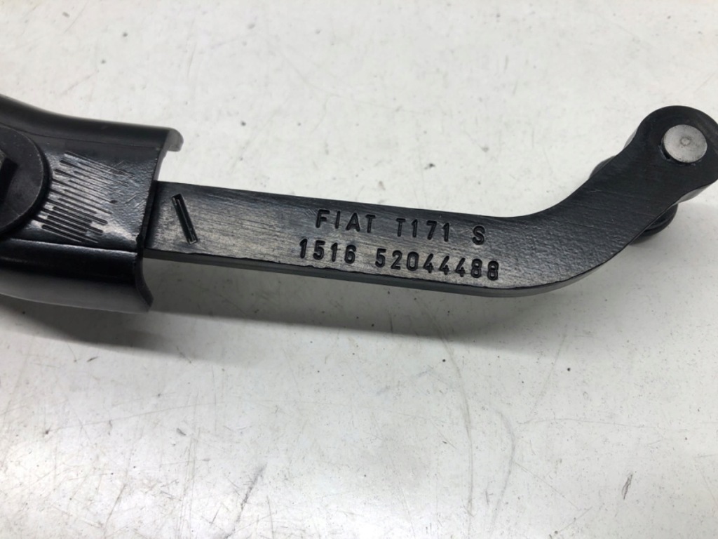 Петля дверь задний  левый opel combo 52040834 52035780 Доставка