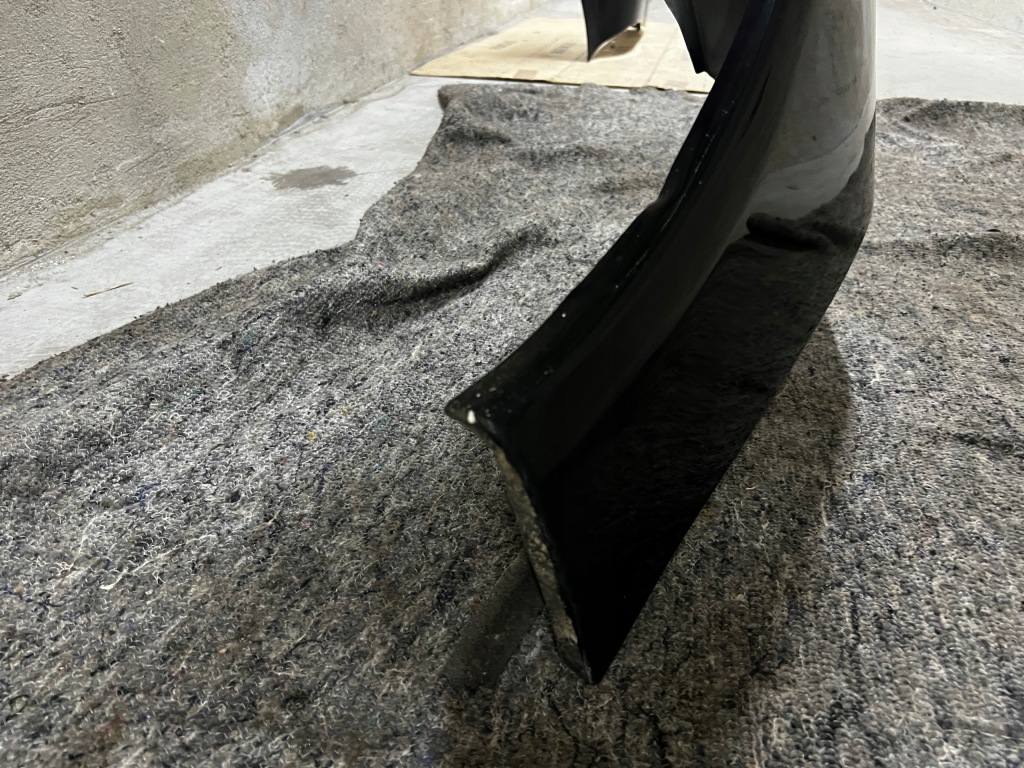 Крыло  перед передний левое  porsche carrera 911 996 Оригинал