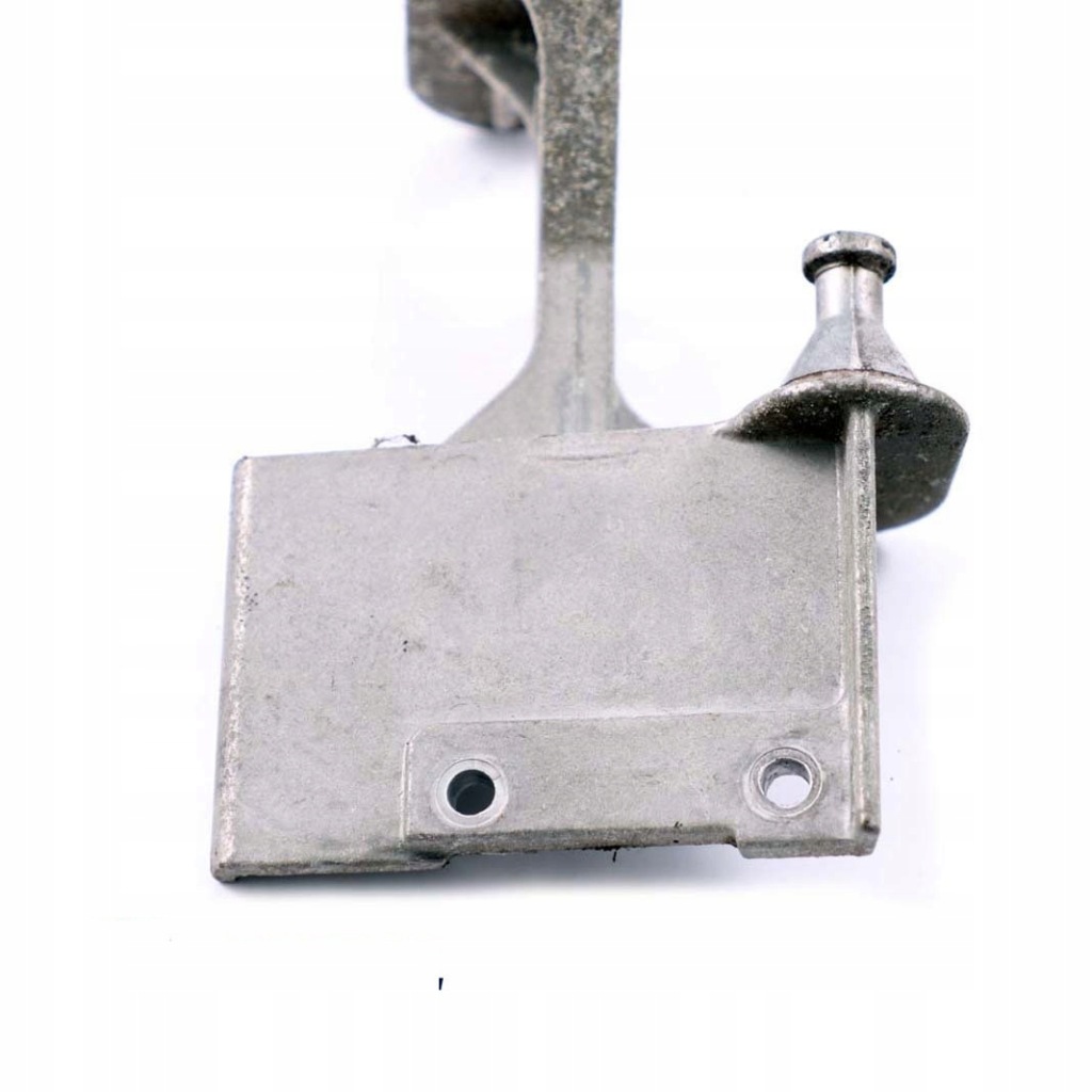 Mercedes w203 w209 кронштейн насоса abs a2034310240 Оригинал