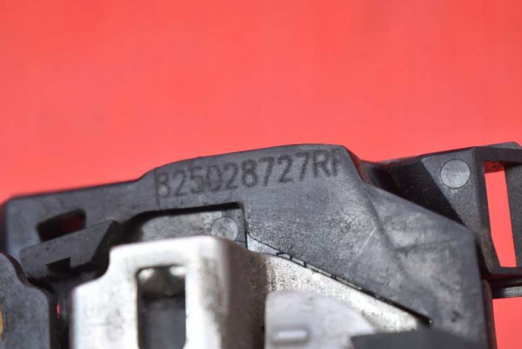 фото №7, Замок дверь правый задняя задний 825028727rf dacia logan 2 ii sedan 13-16