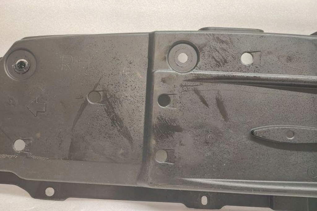 Правая накладка подвеска lexus rx _l2_ 5816548050 3.5l бензиновый 220kw 2021 Киев