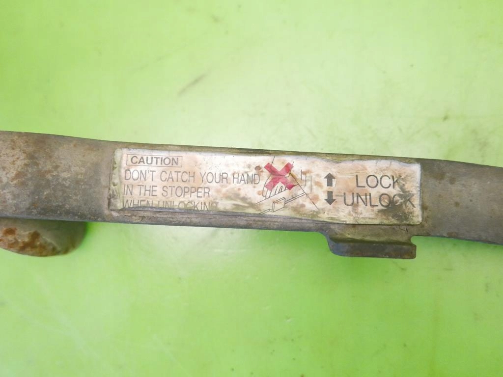 фото №5, Ограничитель крышки багажника mitsubishi pajero ii