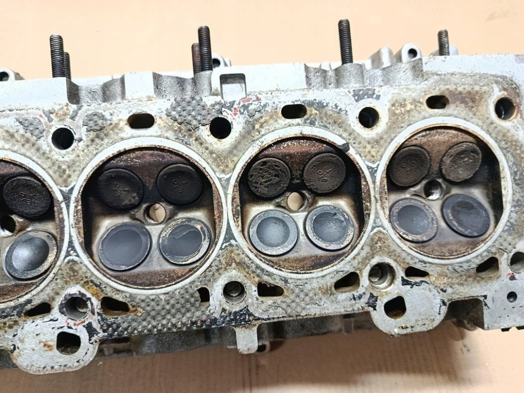 Головка валы распределительного вала двигателя 2.0 t volvo wszystko całe 1 исправные Цена