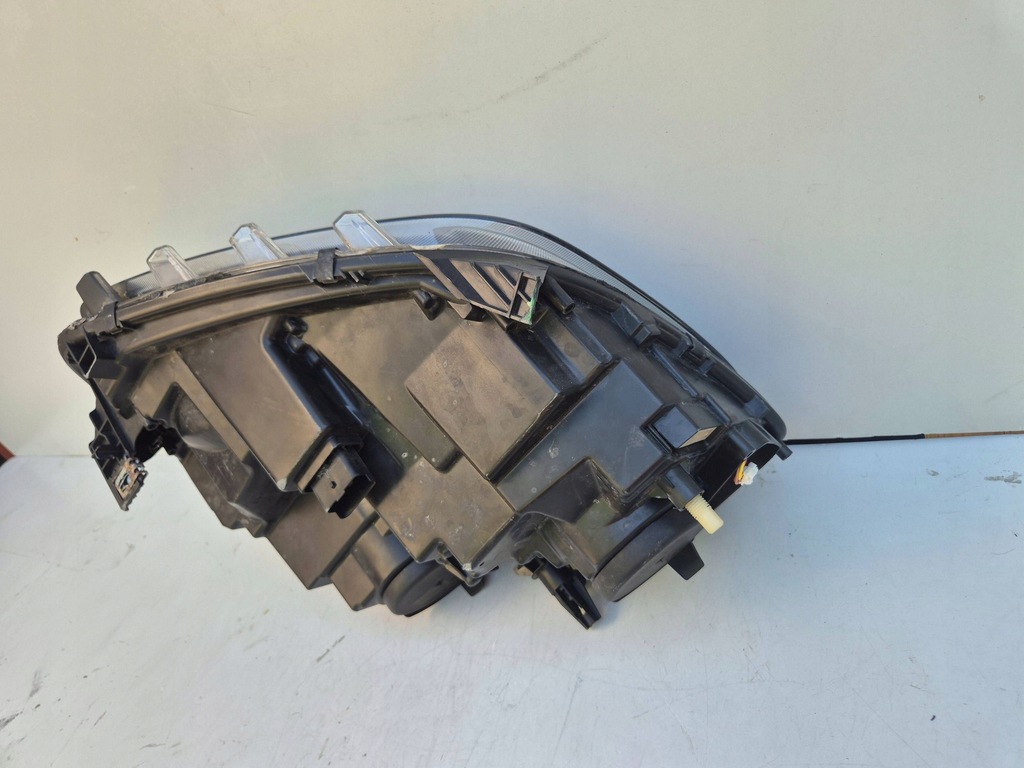 фото №16, Dacia duster ii повреждённая 260609367r лампа левая правая перед eu