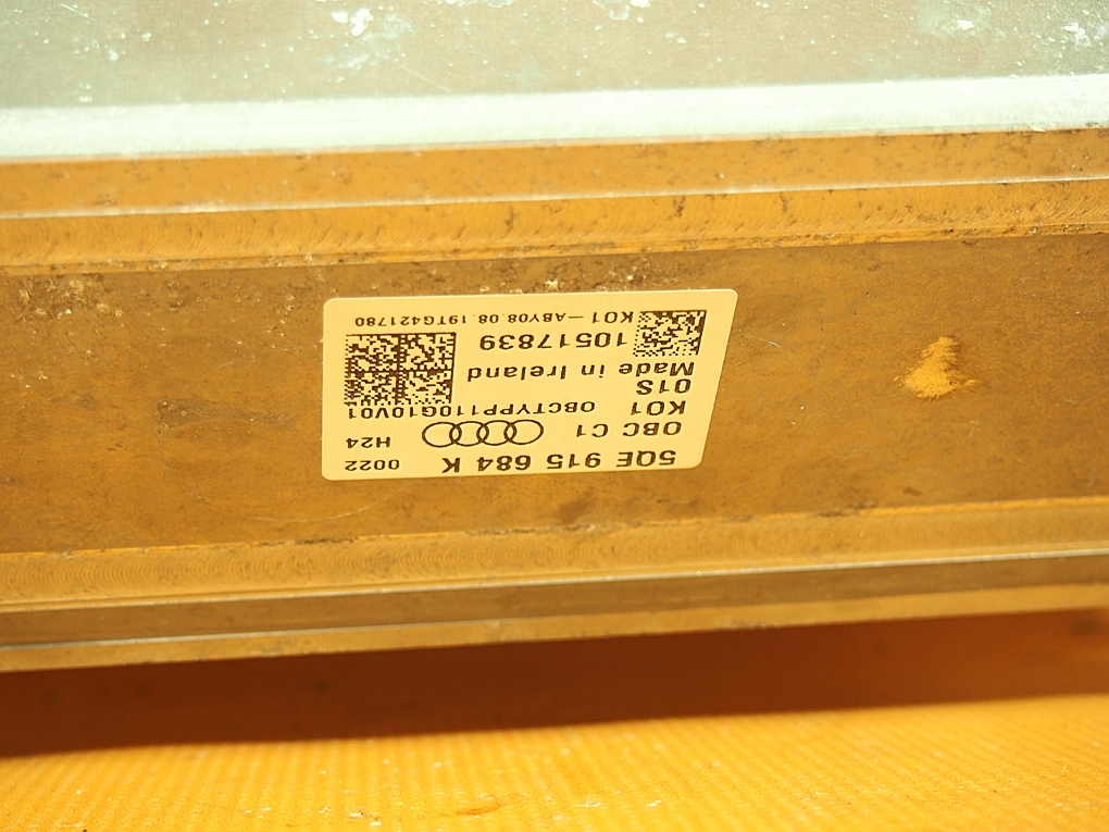 Купити Audi e-tron 55 4ke 25km станція заряджання акумулятор 5qe915684k