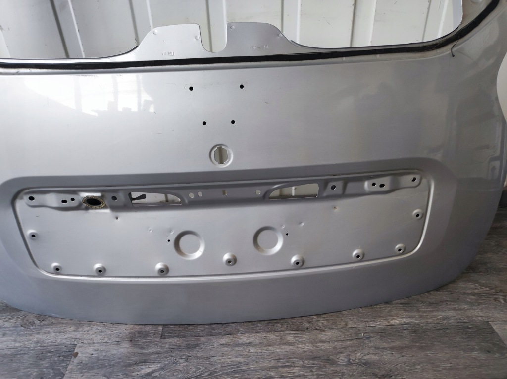 фото №8, Крышка багажника задняя задняя ----- dacia lodgy lift 2017 -