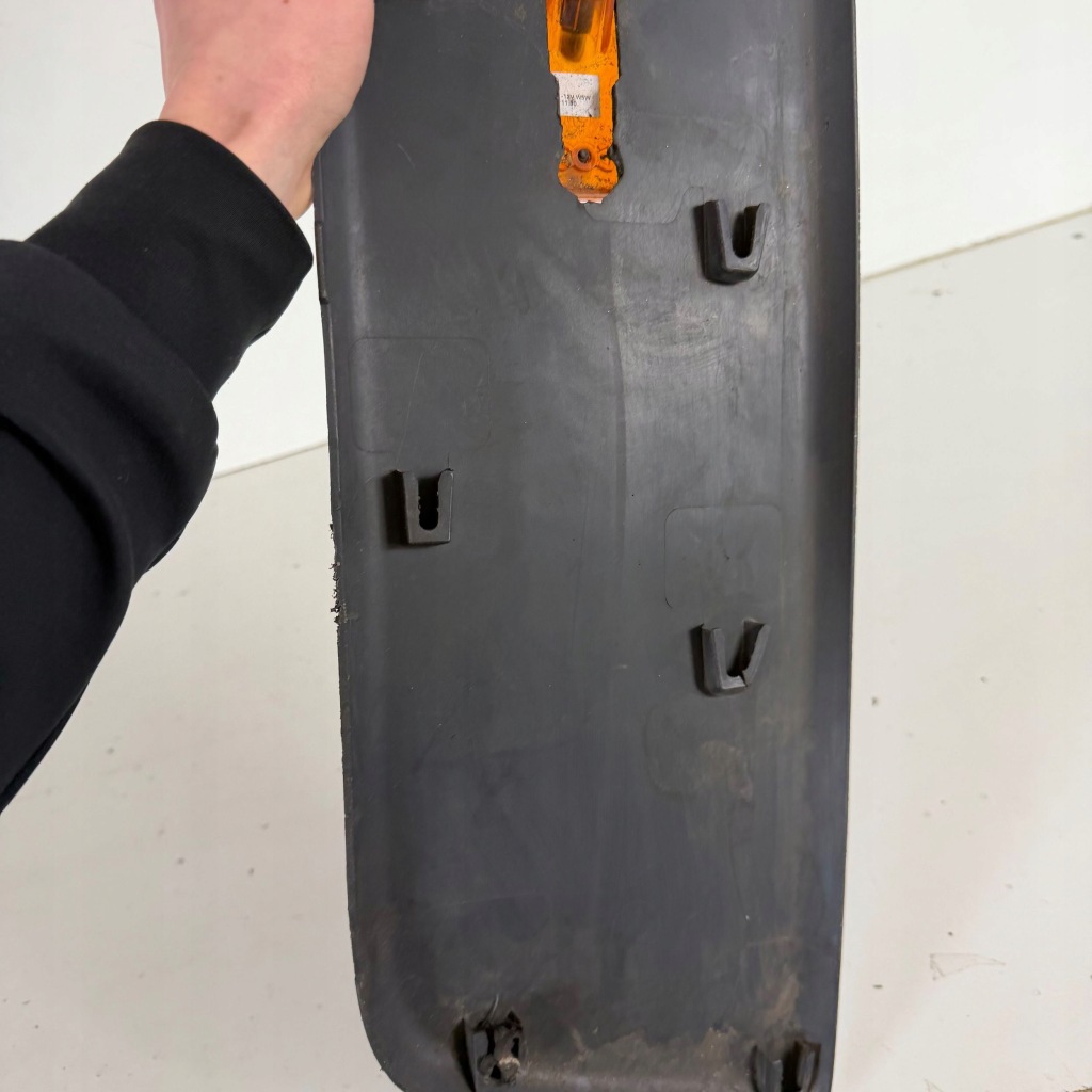 Молдинг двері правих правого створки jumper ducato оригінальний номер оригінал 1306610070 в Україні