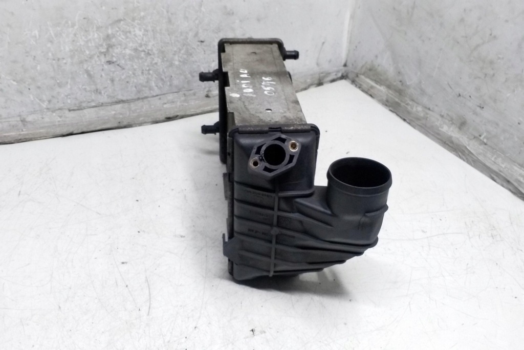 Радиатор интеркулер audi a4 8d2, b5 059145805 2.5l дизель 110kw 2000 в Украине