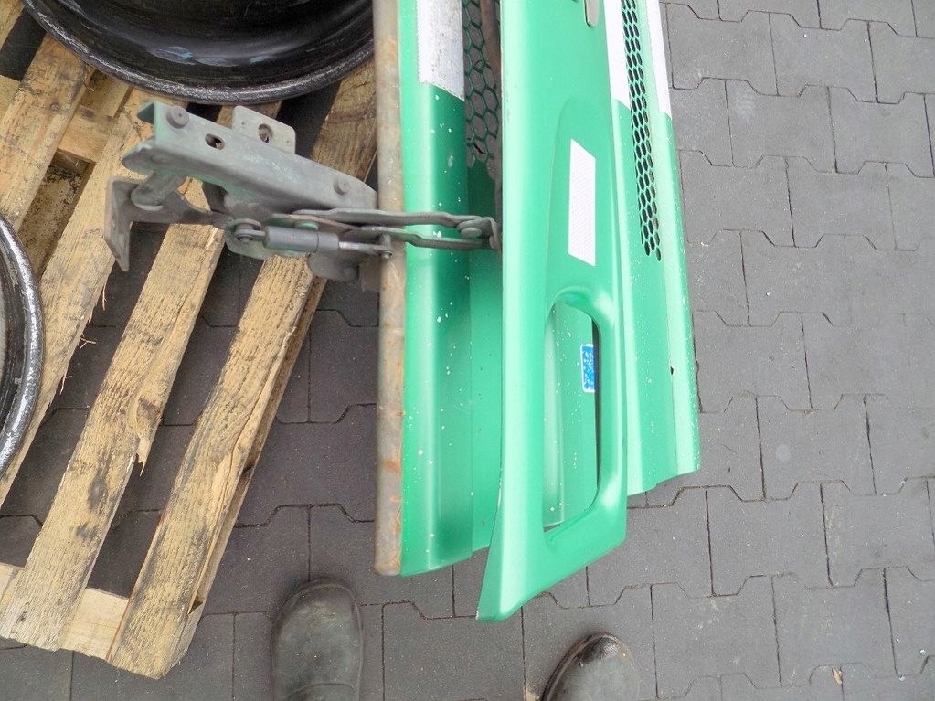 Scania 124l 03r капот решітка  решітка радіатора Оригінал