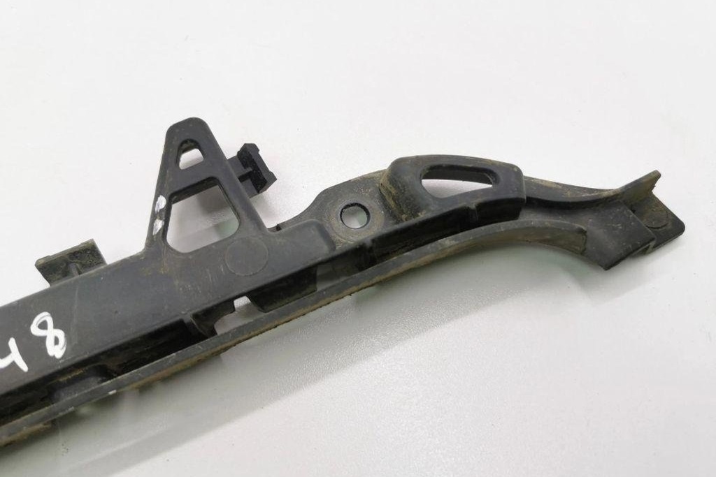 фото №9, Правий напрямна заднього бампера land rover range rover sport l320 dqn000061