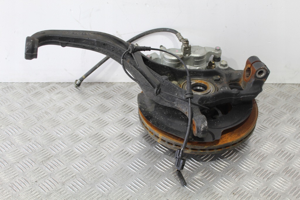 фото №3, Поворотный кулак правый перед renault alaskan