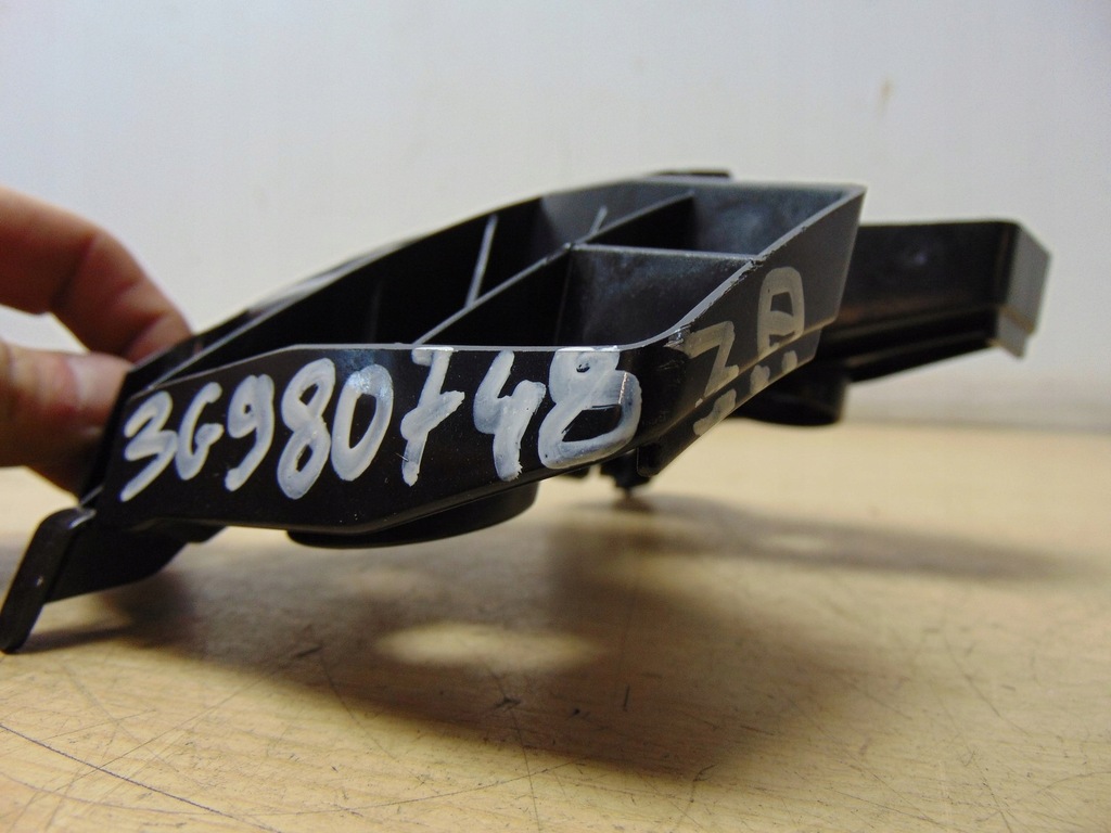 фото №15, Направляющая кронштейн бампера левый задняя vw passat b8 kom