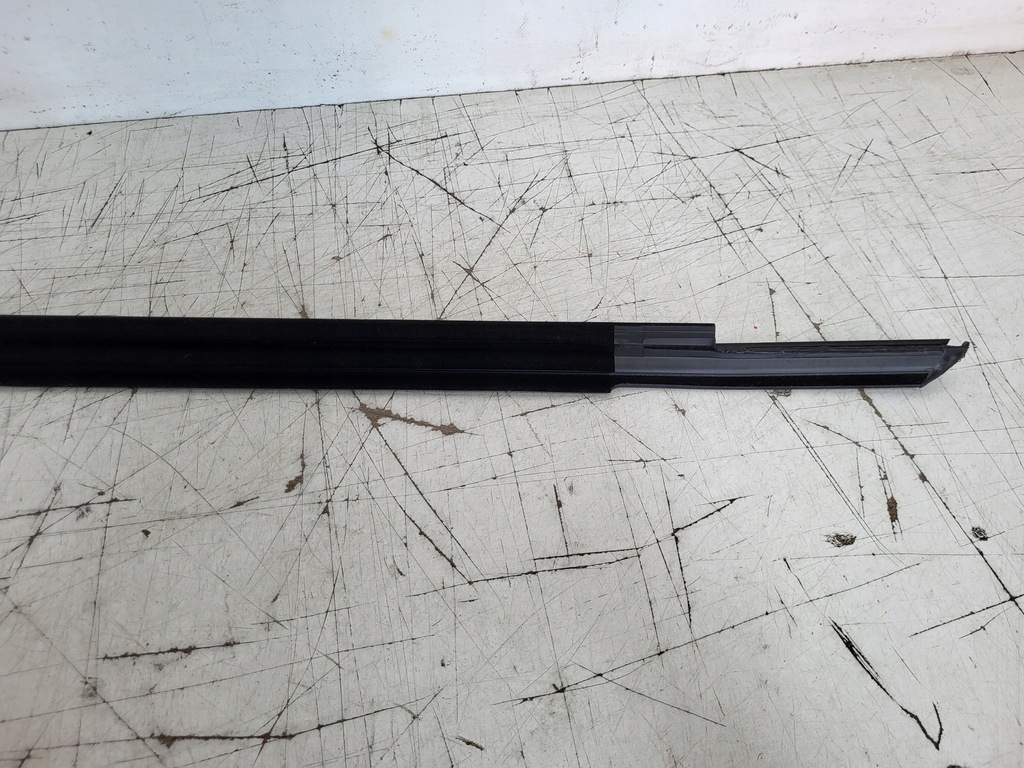 фото №5, Audi a4 b6 b7 молдинг ущільнювач правий перед права cabrio