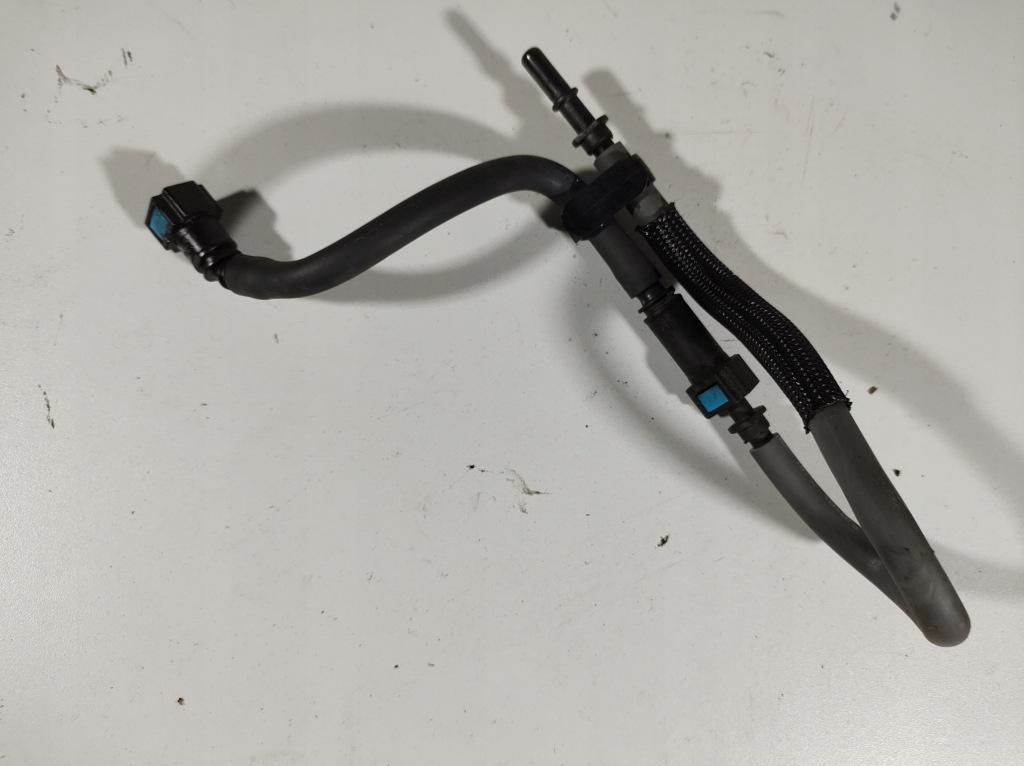 фото №12, Volvo v60 2.0 13r- wąż шланг пального