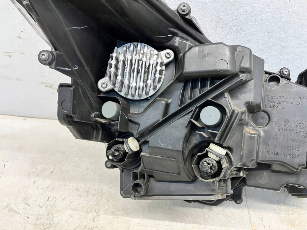 фото №10, Corolla e21 kombi хэтчбек лампа передняя левая левый перед 2 линзы модуль